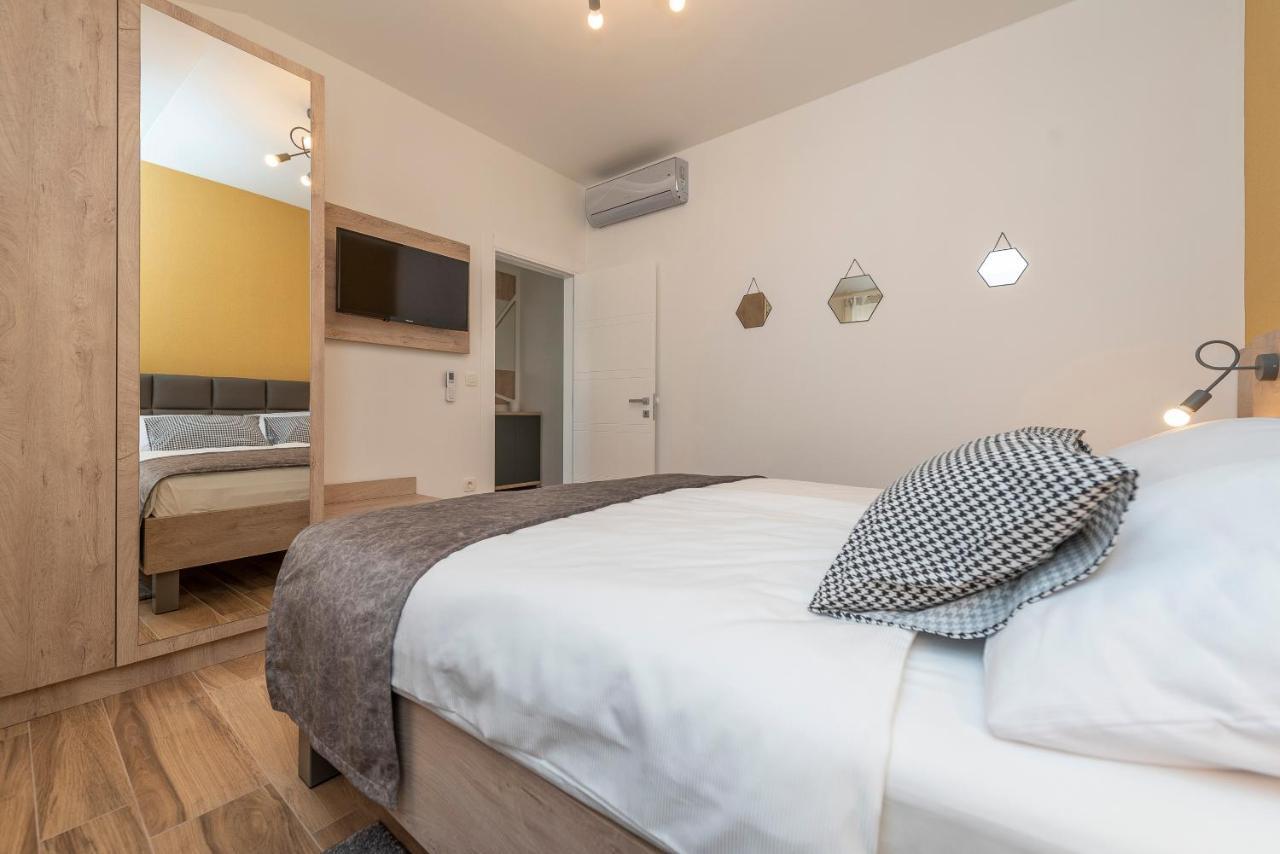 Luxury Apartments - La Vir 3 & 4 Exterior foto